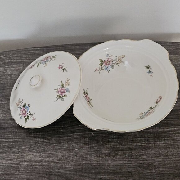 Rideau Pottery Serving Dish Lidded Casserole Handles White Floral VTG Canada - Picture 15 of 15